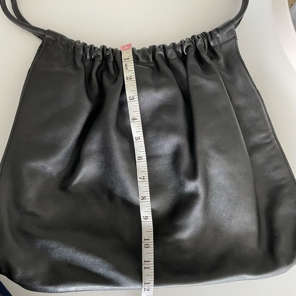 Gucci vintage black leather shoulder bag - Picture 7 of 10